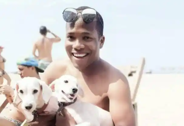 Asesinan a PUÑALADAS a ciudadano COLOMBIANO dentro de su casa