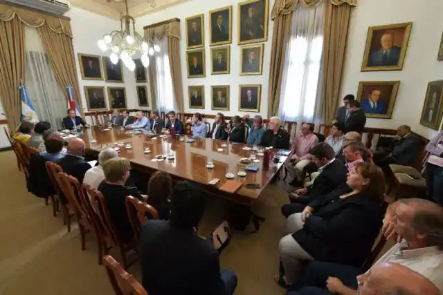 Preocupa a intendentes el aumento de la tarifa eléctrica