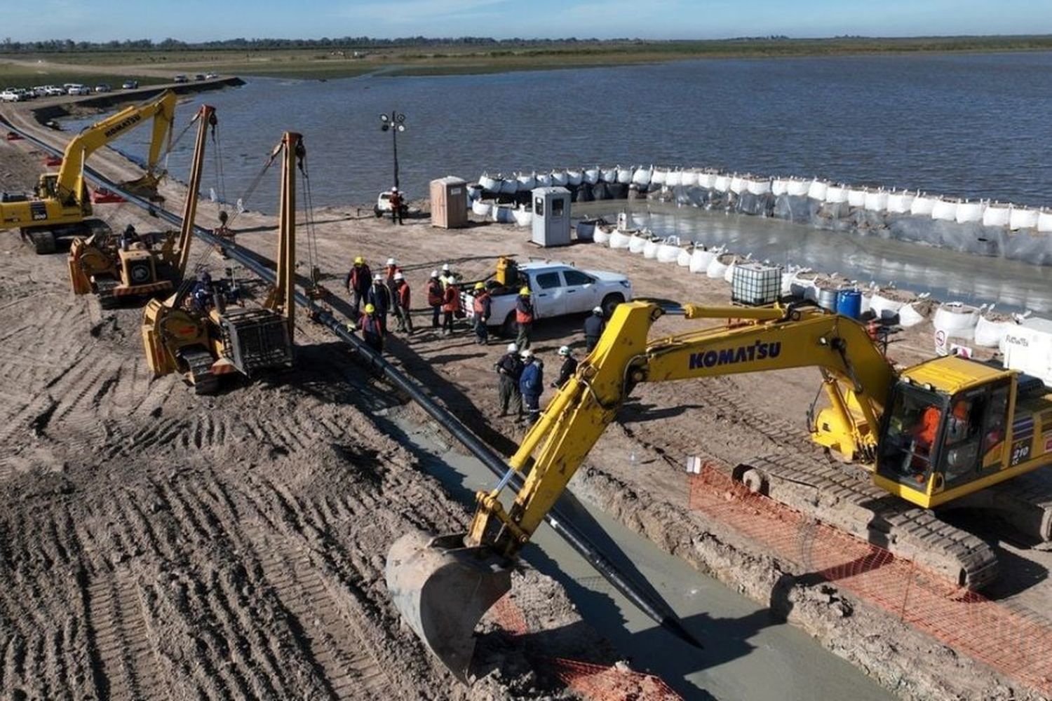 Gasoducto Gran Santa Fe: colocan la cañería para completar el cruce histórico de la laguna