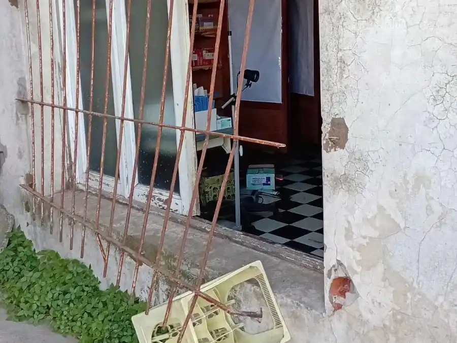 Huellas, del paso de malvivientes por la sede de la Fomento de Quequén