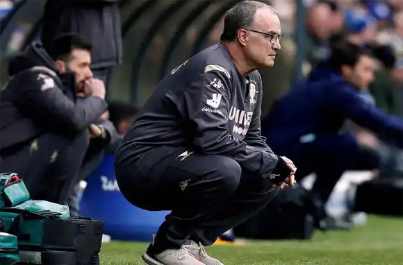 El Leeds de Bielsa ganó y quedó a un paso del ascenso a la Premier League