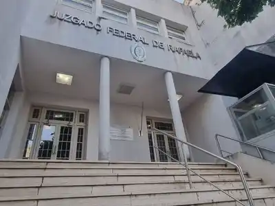 Ordenan a prepaga cubrir un costoso tratamiento para una niña con acondroplasia