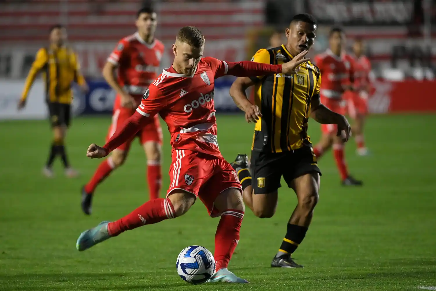River sintió los goles y no le alcanzó su reacción del final