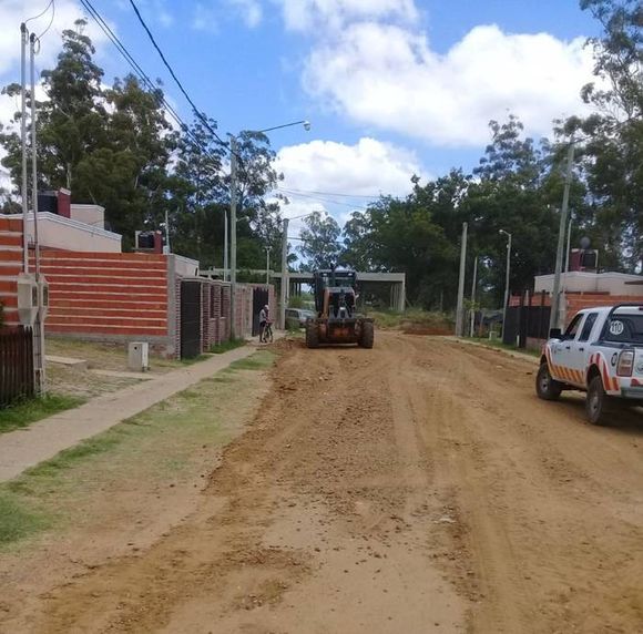 Trabajos de enripiado en distintos barrios de la ciudad