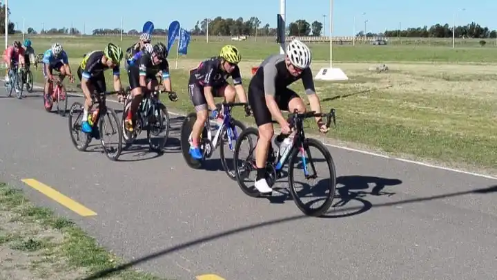 Roberto Bozzolo obtuvo el segundo puesto en el Gran Premio Aniversario, disputado en Tres Arroyos