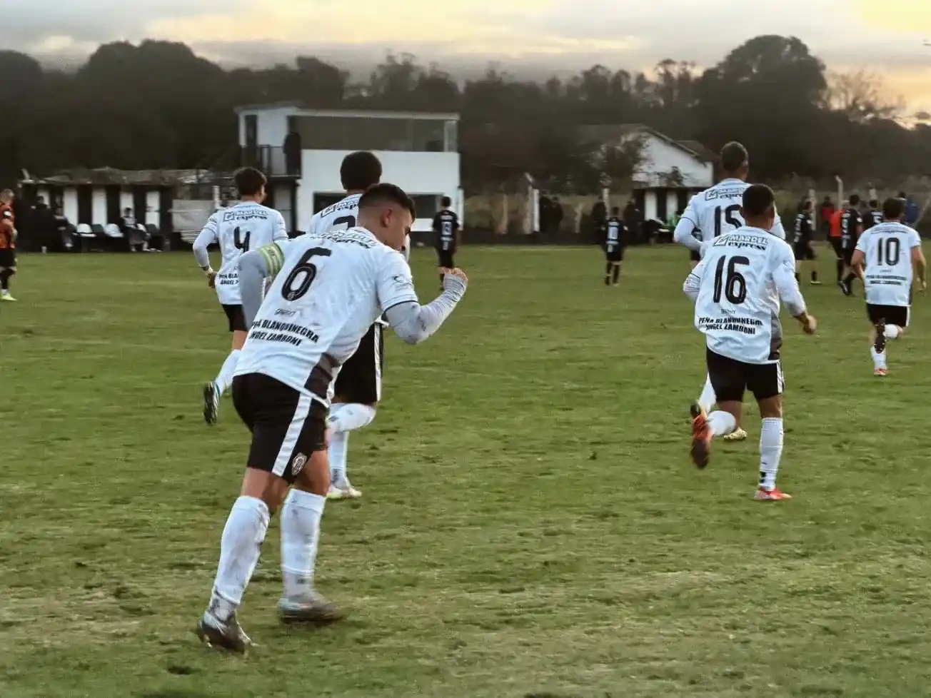Liga Marplatense: así se dio la novena fecha llena de goles y cambios clave