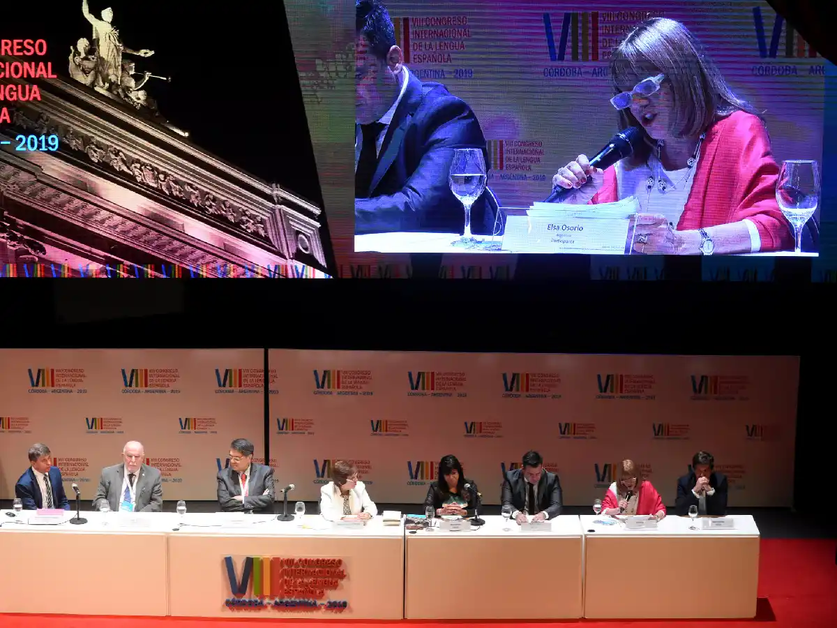 "La e inclusiva en la Argentina se habla, cuando en otros países solo se discute"