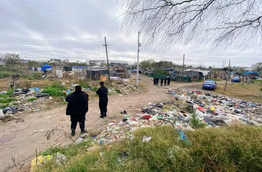 El fiscal que investiga crimen en Las Flores reconoció que los vecinos demoraron en avisar porque «tienen temor»