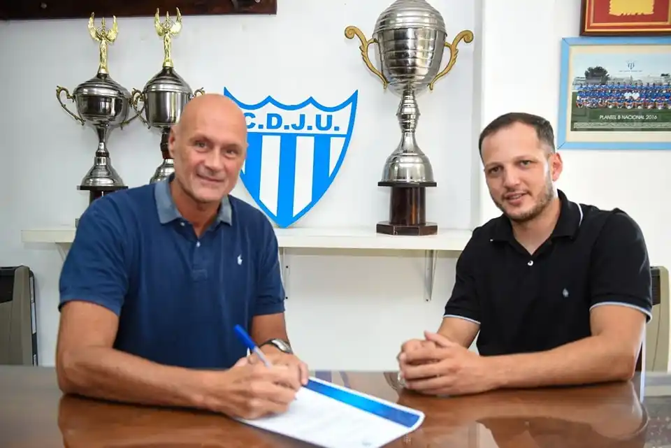 Risso junto al presidente Cristhian Gómez