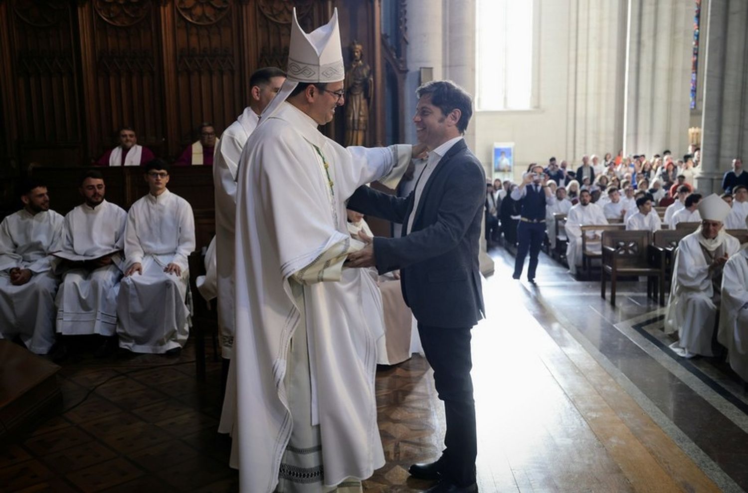 Con la presencia de Kicillof, Mestre dio su primera misa como arzobispo de La Plata