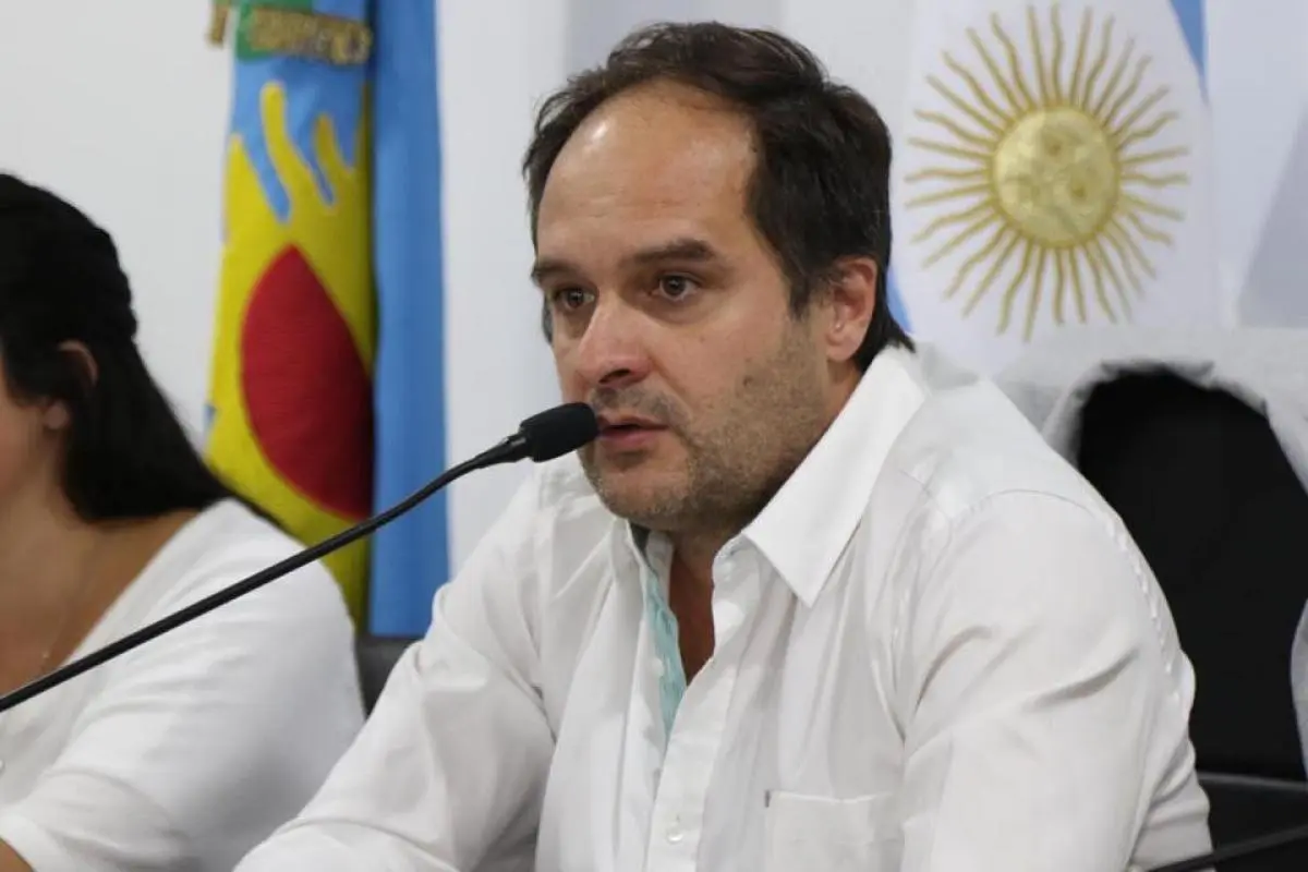 "Funcionarios que no funcionan": El Intendente de Navarro también se va a Nación tras la renuncia de María Eugenia Bielsa