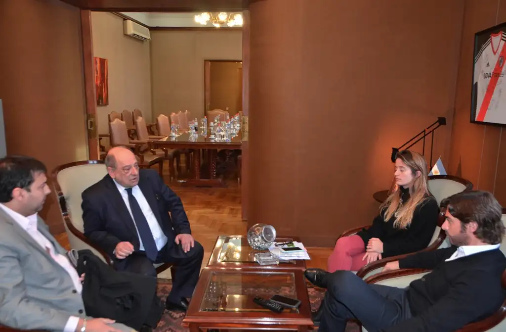 Positivo encuentro entre Salvai y Arroyo
