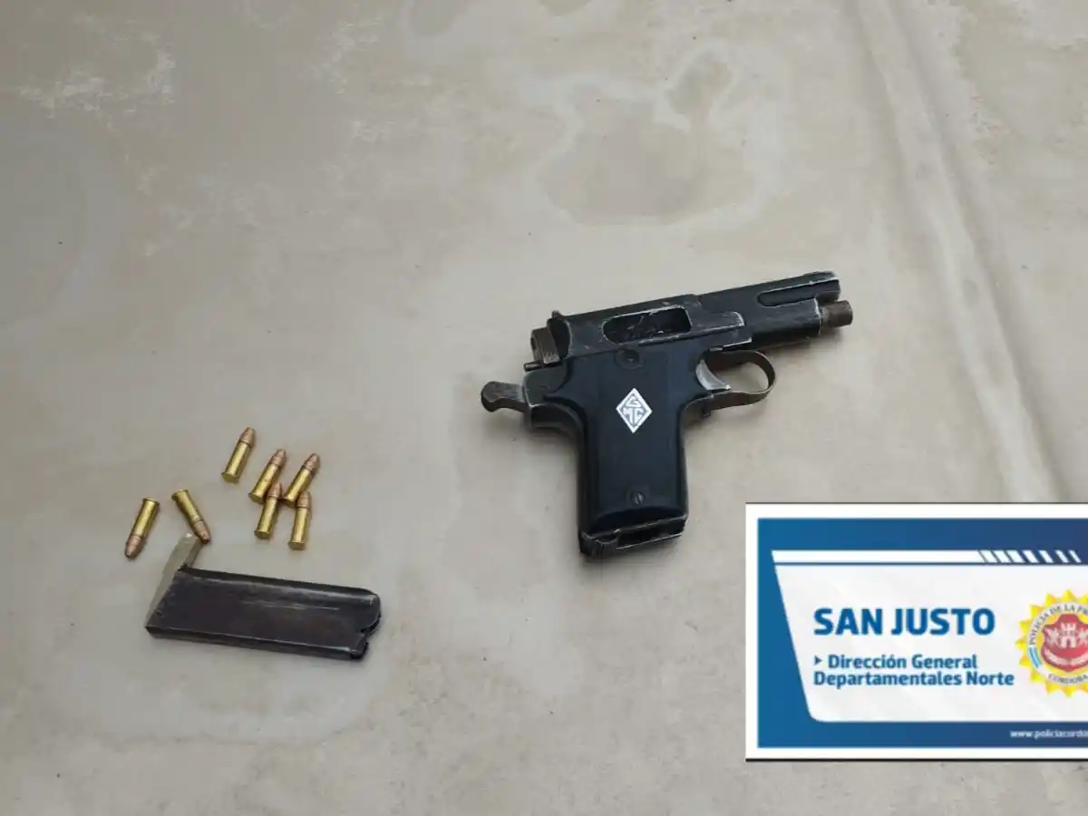 Iban en moto y “descartaron” un arma de fuego