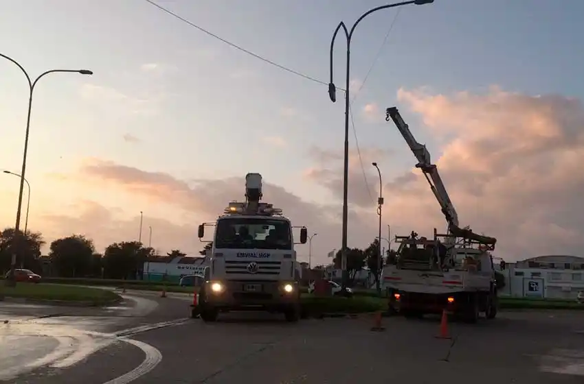 Más de 10 árboles cayeron por la fuerza del viento