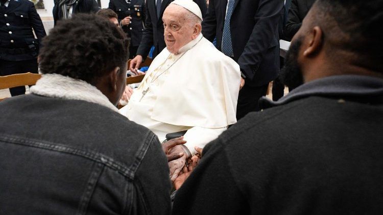 El Papa Francisco visitó la cárcel de Regina Coeli por el Jueves Santo