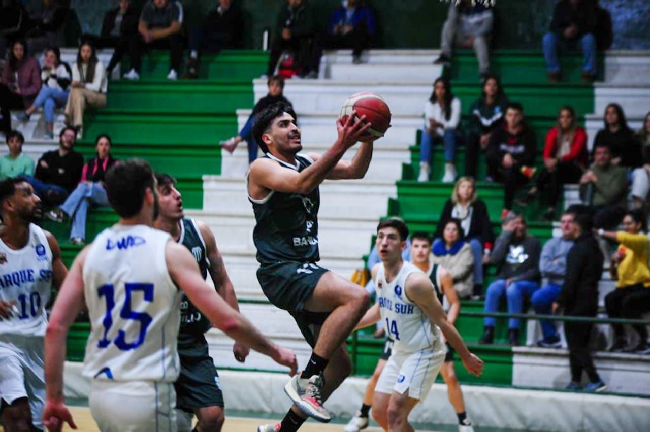 Racing logró un valioso triunfo en Concordia para salir del último lugar