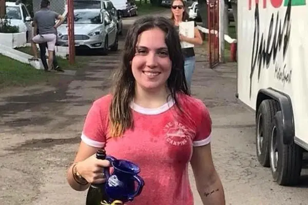 «No se resistió, la fusilaron», dijo el hermano de la joven piloto asesinada