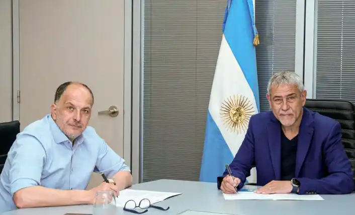 Encuentro. De los intendentes Pablo Garate y Jorge Ferraresi