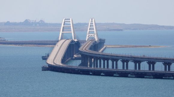 Ucrania atacó el puente de Crimea con explosivos submarinos en una operación secreta del SBU