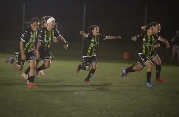 Las “Tiburonas” encaran una nueva temporada en la Primera C