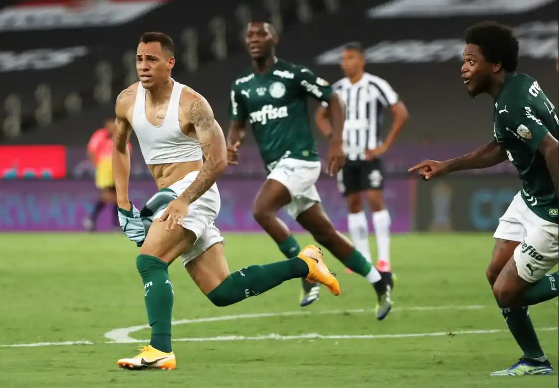 En una final deslucida, Palmeiras se quedó con la Libertadores en la última jugada