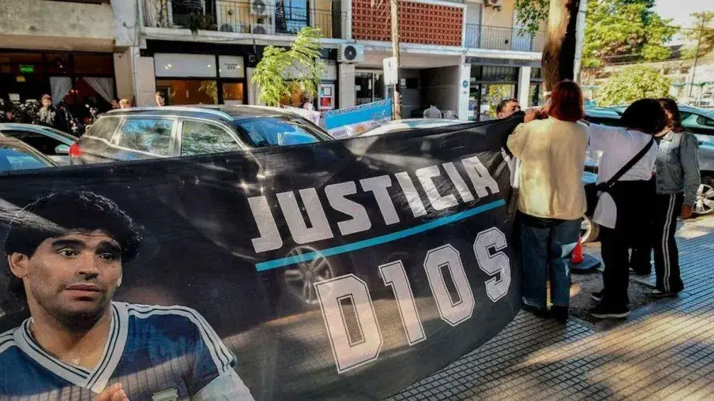 Peritos forenses aseguran que la muerte de Maradona fue súbita y natural