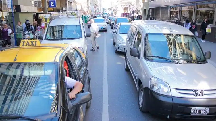 Casos de demencia: aumentan en calles con mucho tráfico