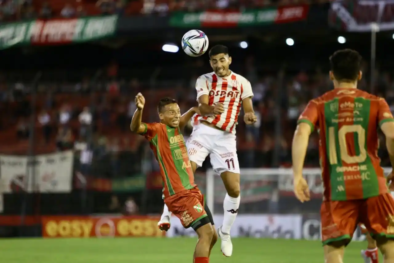 Unión tuvo que sufrir en el duelo santafecino.