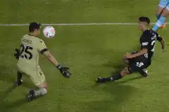 ¡Colón campeón! Apabulló a Racing y se quedó con la Copa de la Liga