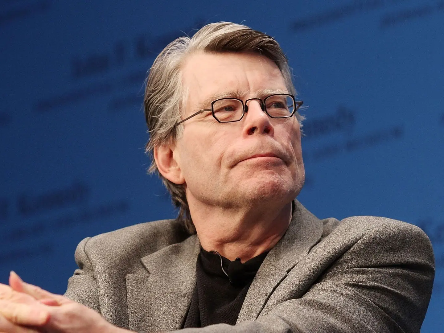 Stephen Kimg, se suma a las críticas contra Trump