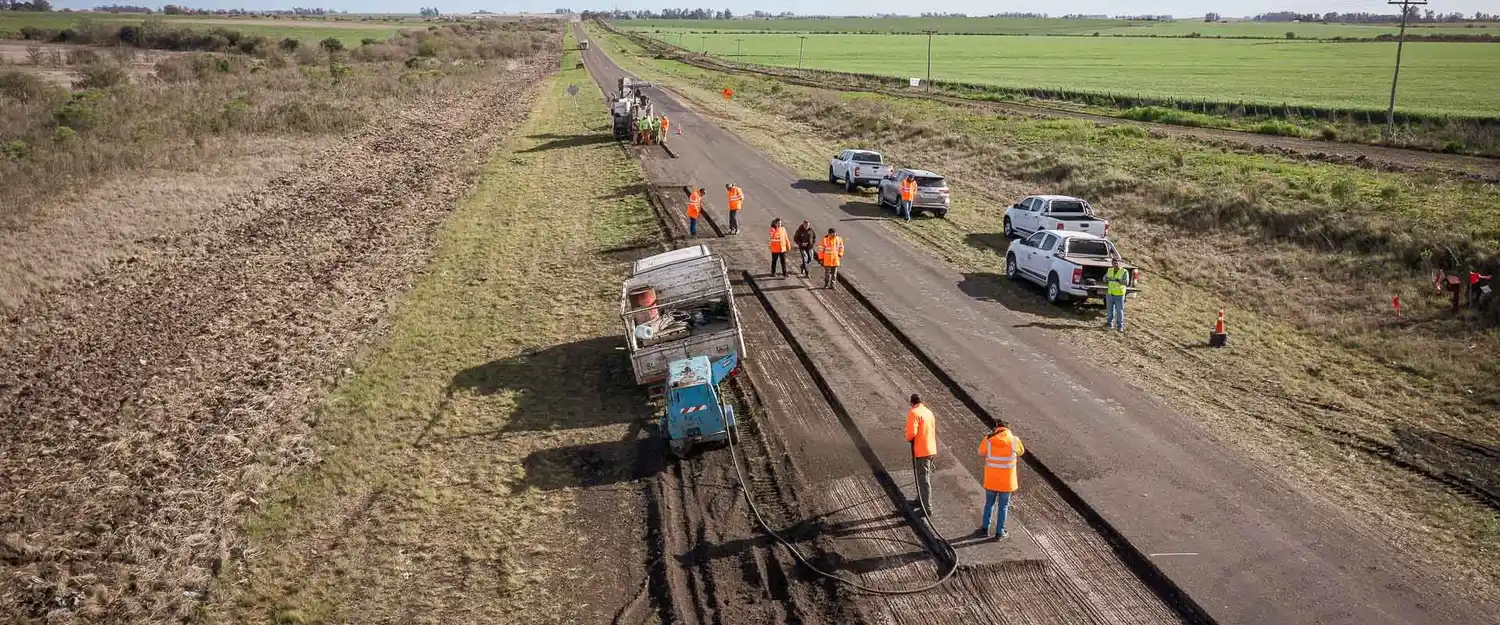 Trabajan en la rehabilitación del Acceso Norte a Gualeguaychú por ruta 20