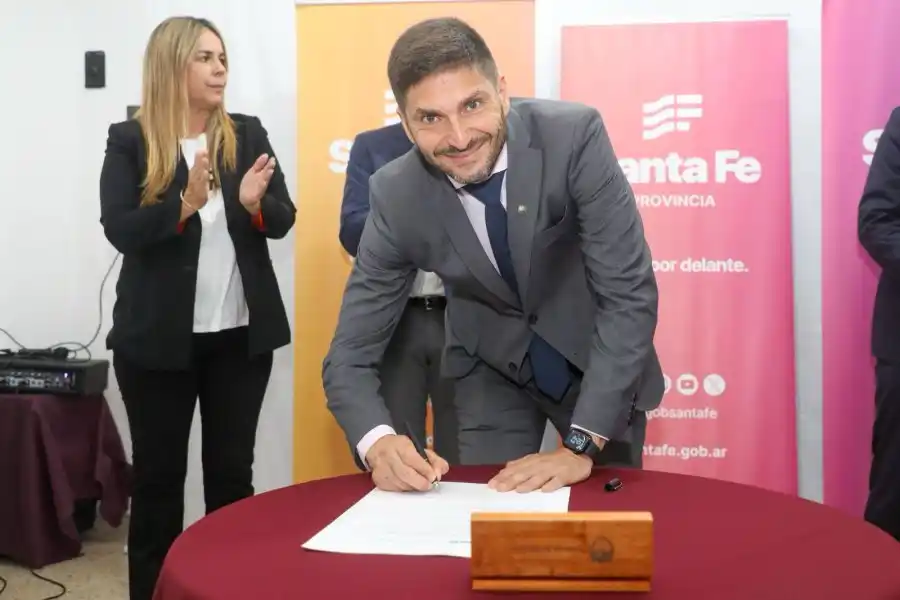 El gobernador firmó convenios del programa “Servicios Locales de Promoción y Protección de Derechos” y del Plan Incluir