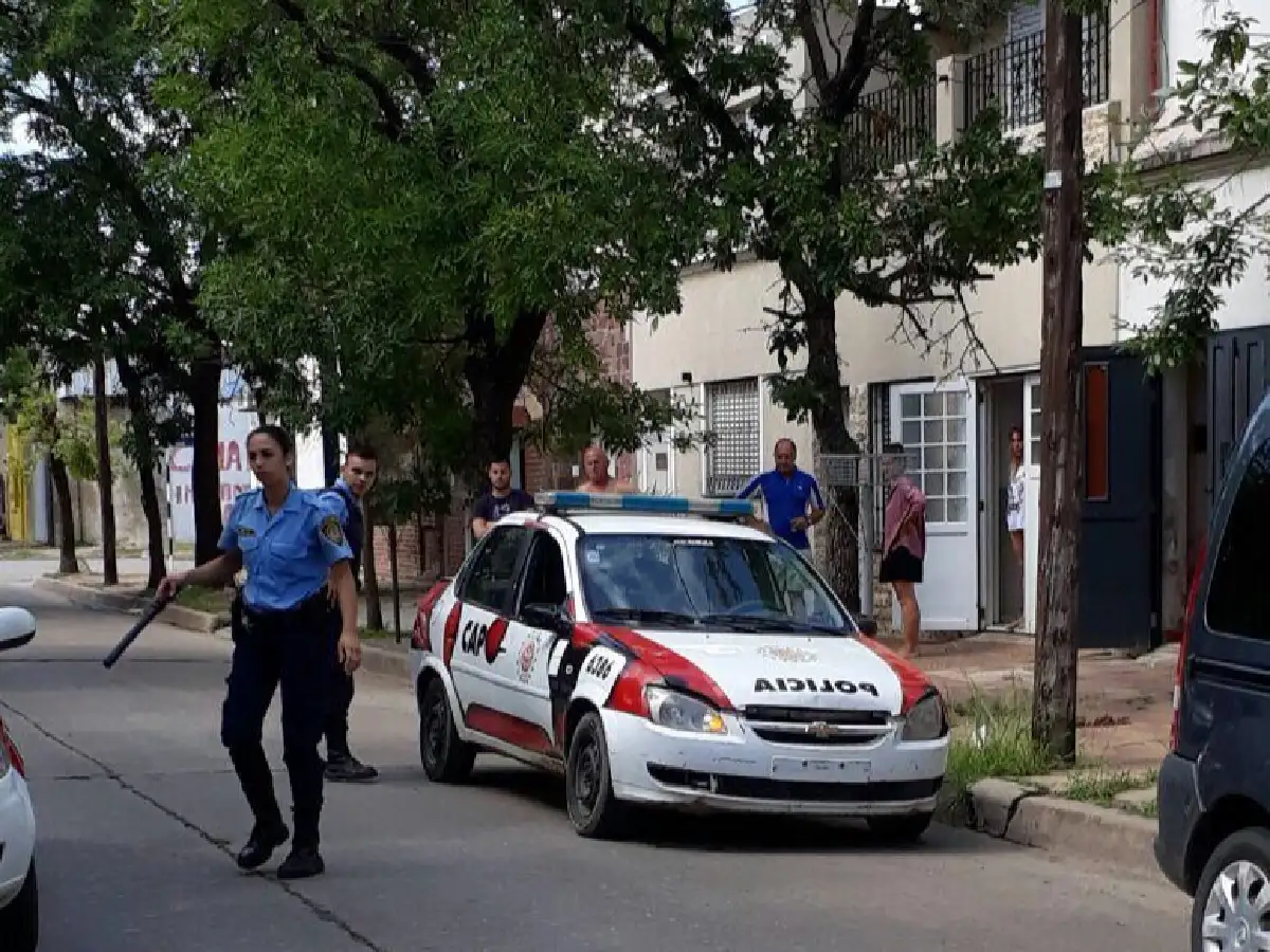 Le robó a un menor y fue atrapado por vecinos