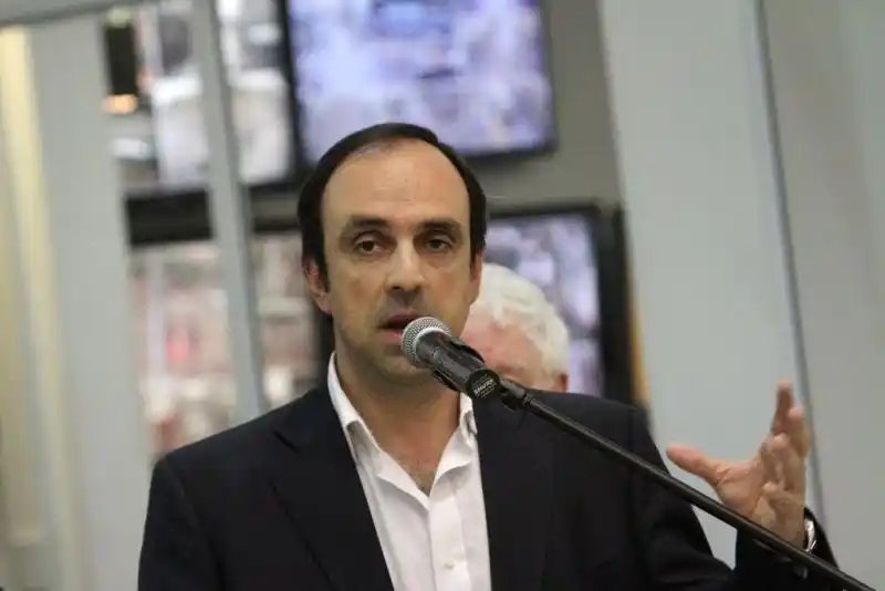 El presidente de la UCR, José Corral, difundió un documento titulado "Los radicales somos Cambiemos"