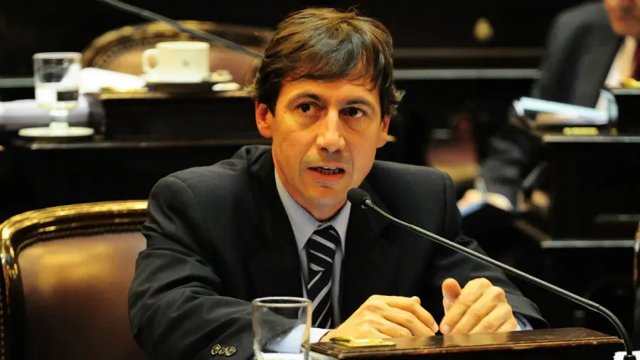 Hallaron muertos a la esposa y a un hijo del senador radical Luis Naidenoff