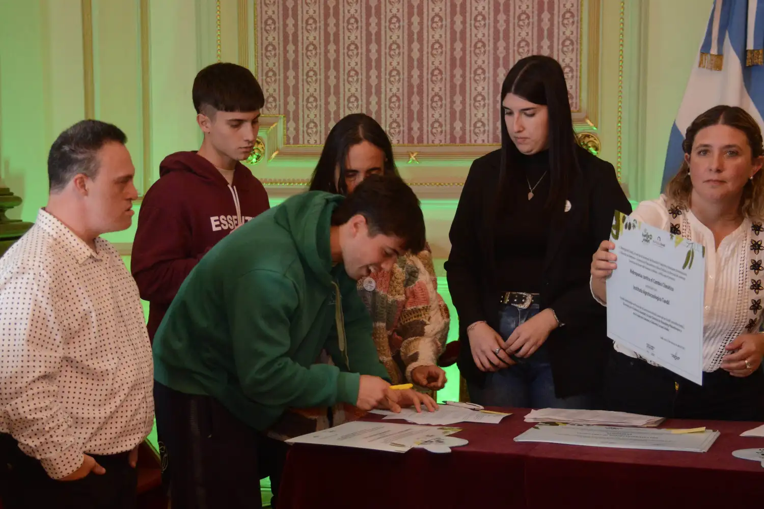 Los responsables de los 25 proyectos de Huella Joven recibieron su diploma.