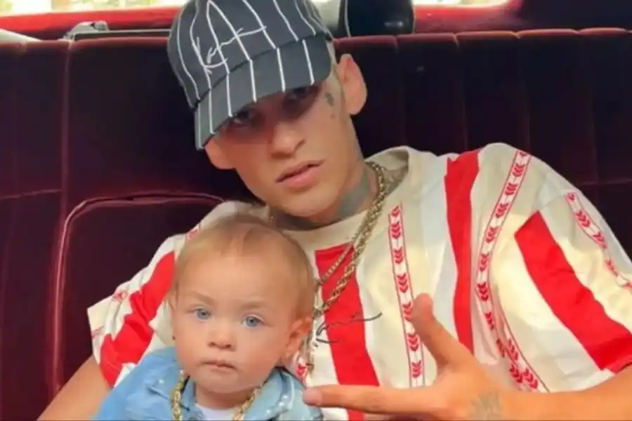 L-Gante posteó una tierna foto con su hija Jamaica y sus seguidores lo fulminaron: “¿Te hiciste el ADN?”