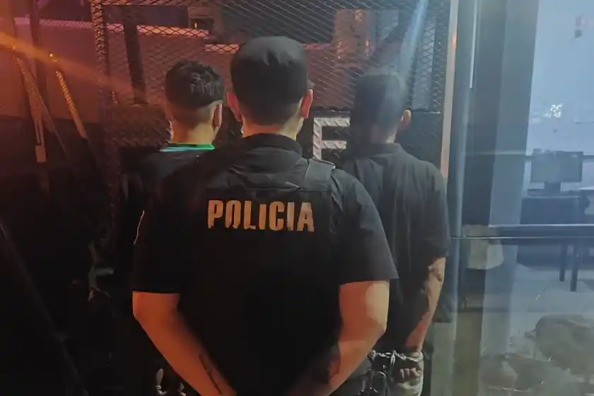 Detenidos por calle Pellegrini.