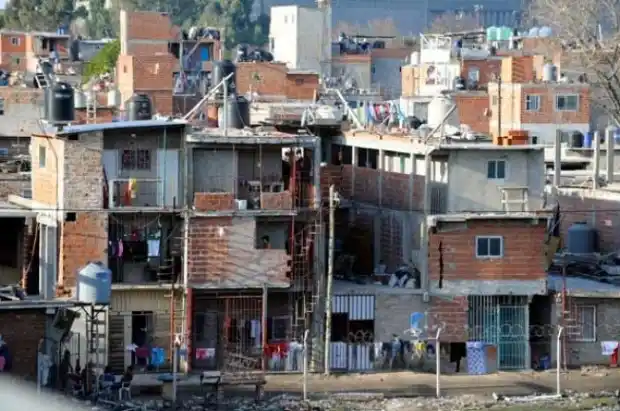 Al menos 500 estudiantes de la UBA viven en villas