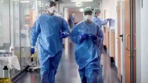 Récord de casos COVID en la Provincia: La curva creció en el AMBA e interior