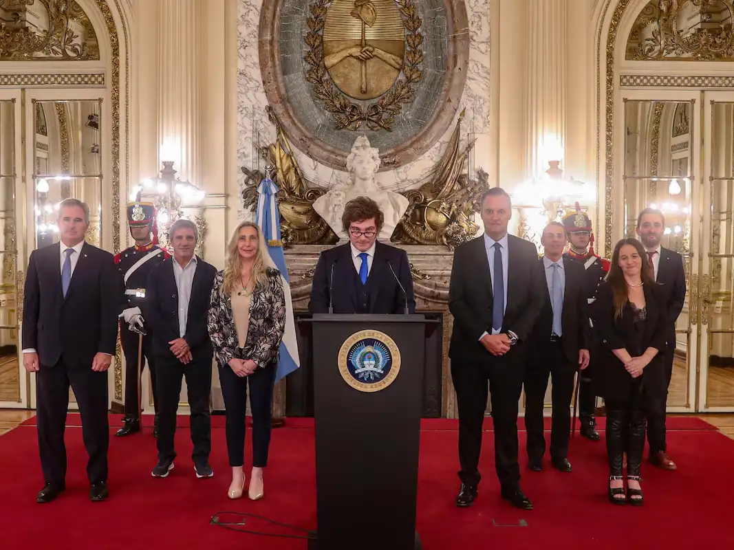 El índice de confianza en el Gobierno volvió a bajar y acumula medio año de retrocesos