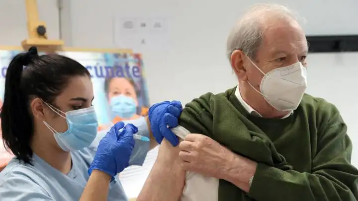 Desde este lunes, los grupos priorizados podrán vacunarse contra la gripe en la provincia de Buenos Aires