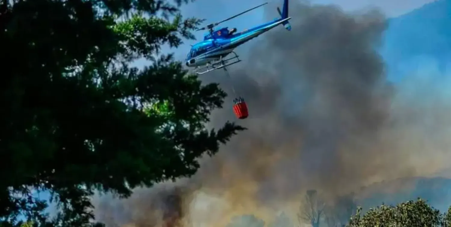 Sigue la ferocidad del fuego en Córdoba y ofrecen recompensa para dar con el responsable 