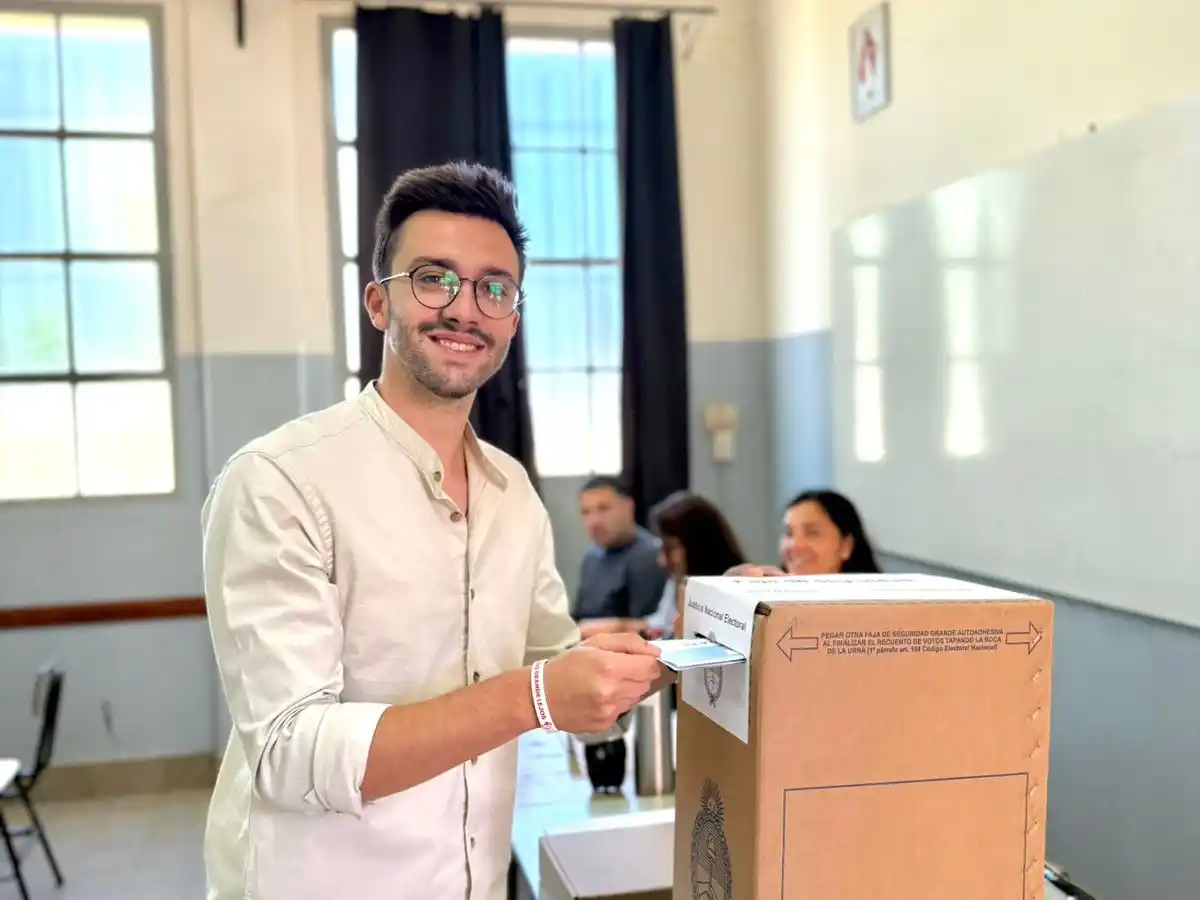 Bruno Taddia cumplió con su obligación cívica y dialogó con los medios. Foto: Gentileza