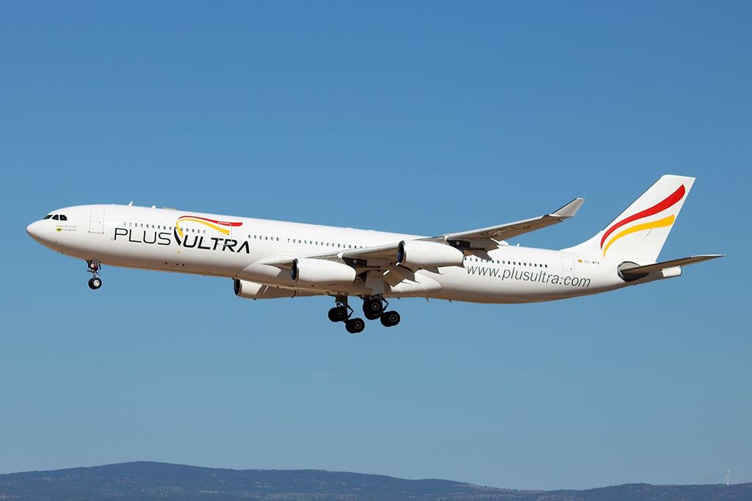 Plus Ultra retomó sus vuelos entre Madrid y Lima