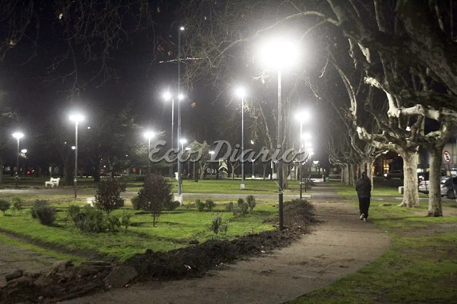 Plaza iluminada con led