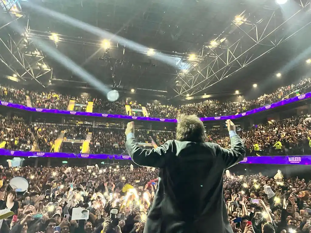 Milei vencedor: un resultado impensado que enciende enormes luces de alarma para la política tradicional