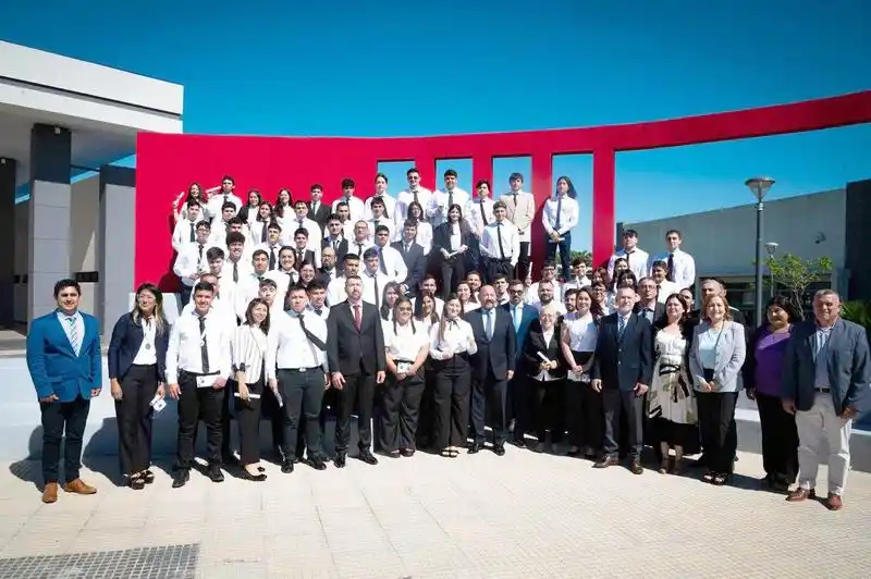 Insfrán encabezó el acto de colación de 
68 egresados del Instituto Politécnico