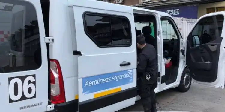 Detuvieron a una banda “abrevalijas” que operaba en el aeropuerto de Ezeiza