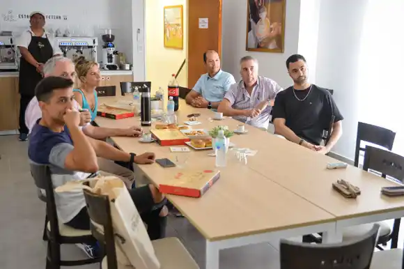 Javier Gastón recorrió la sala de capacitación y desarrollo de Atalaya